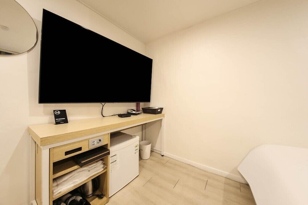Standard Queen Room - Photo 3