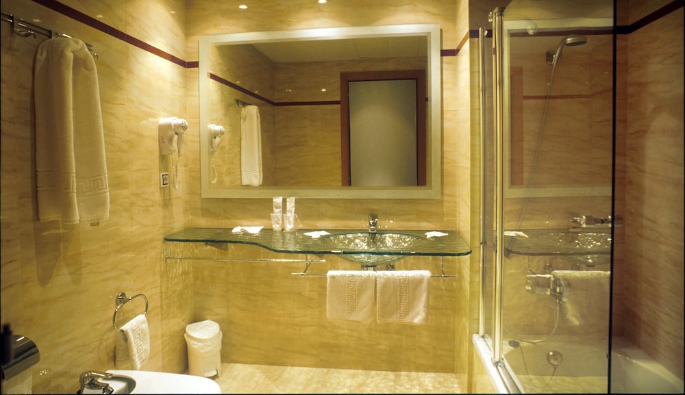Standard Double Room, 2 Twin Beds photo 3