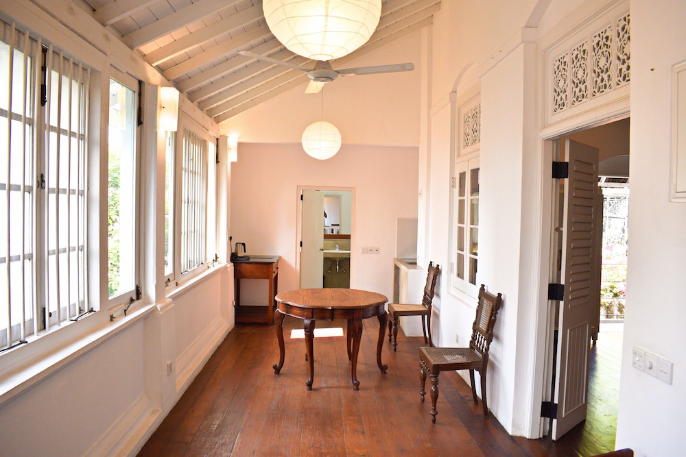 King Suite with Balcony photo 3