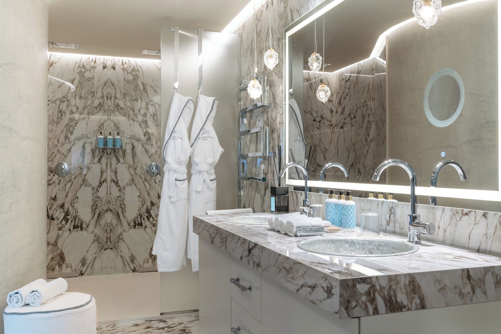 Junior Suite (Cala Beach, Pinewood Side) photo 3