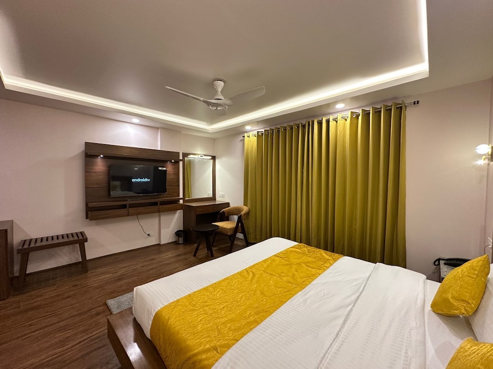 Superior Room, City View