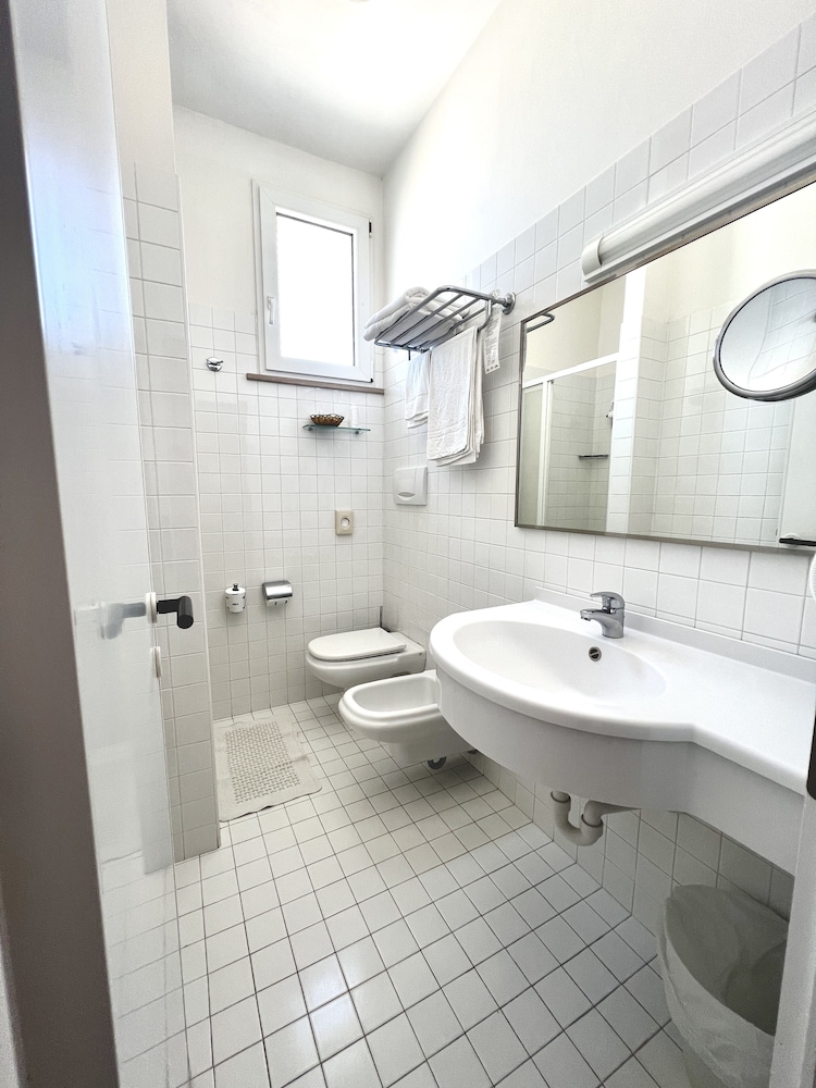 Double or Twin Room photo 2