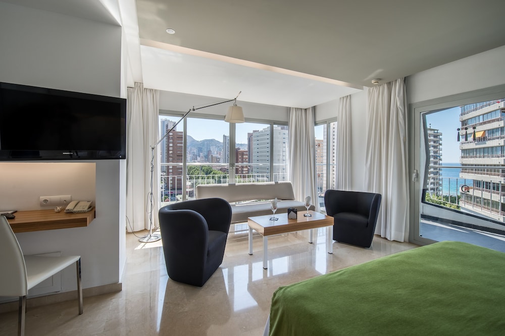 Deluxe Room, Balcony photo 2