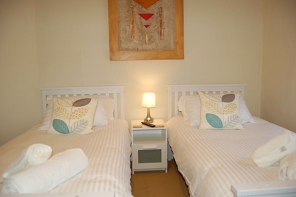 Twin Room, Shared Bathroom (Room Three) photo 3