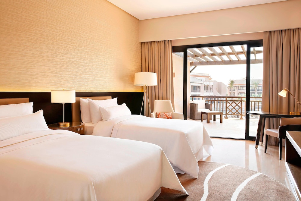 Superior Room, 2 Twin Beds, Pool View