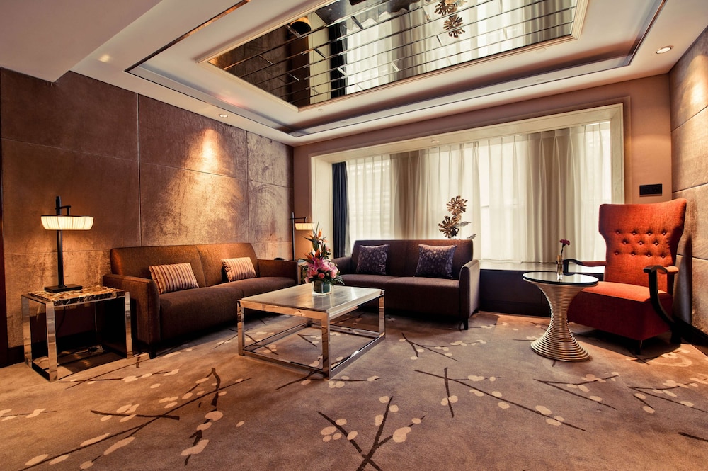 Deluxe Suite - Photo 3