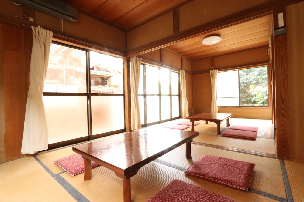 Japanese Style Room for 6 Guests - Photo 2