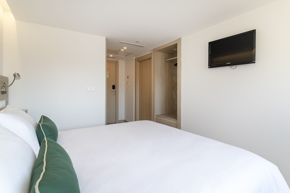 Double Room - Photo 2