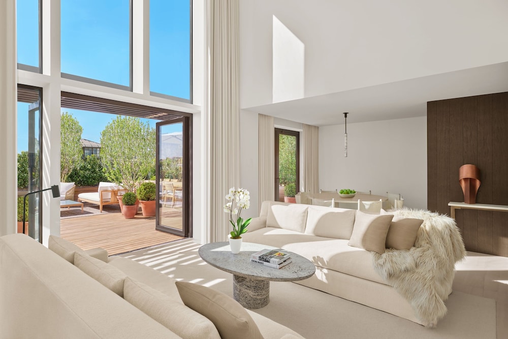 Suite, 1 Bedroom thumbnail 5