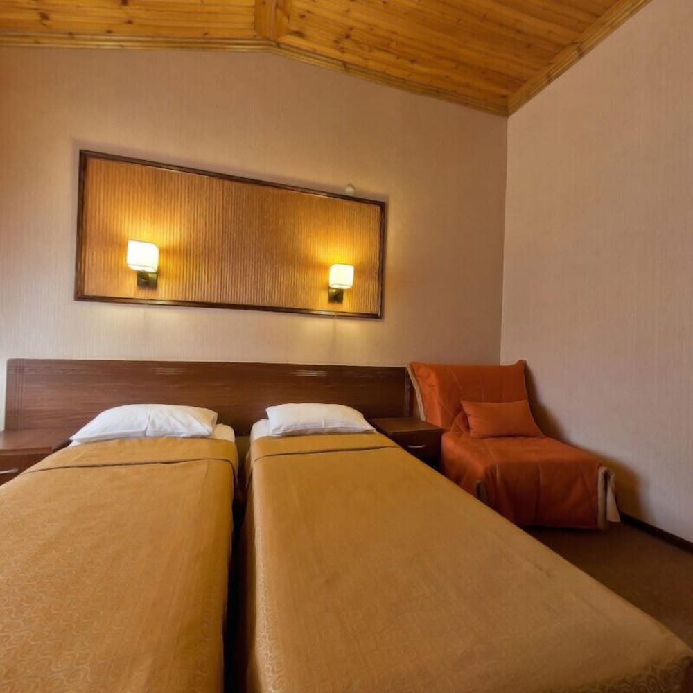 Standard Triple Room photo 2