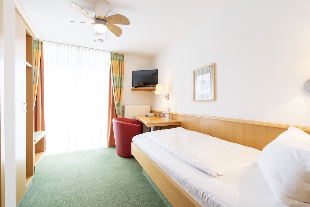 Classic Single Room
