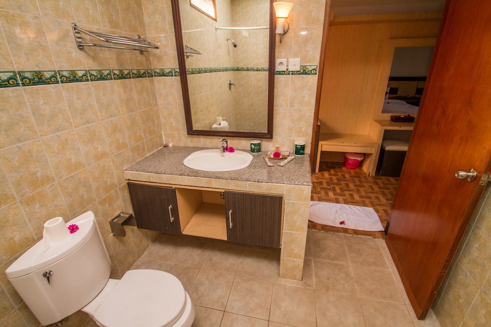 Deluxe Room, Valley View - Photo 8