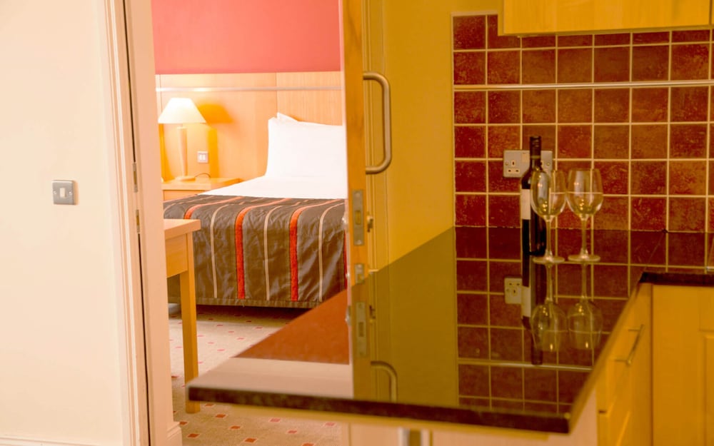 Suite, 2 Bedrooms photo 2