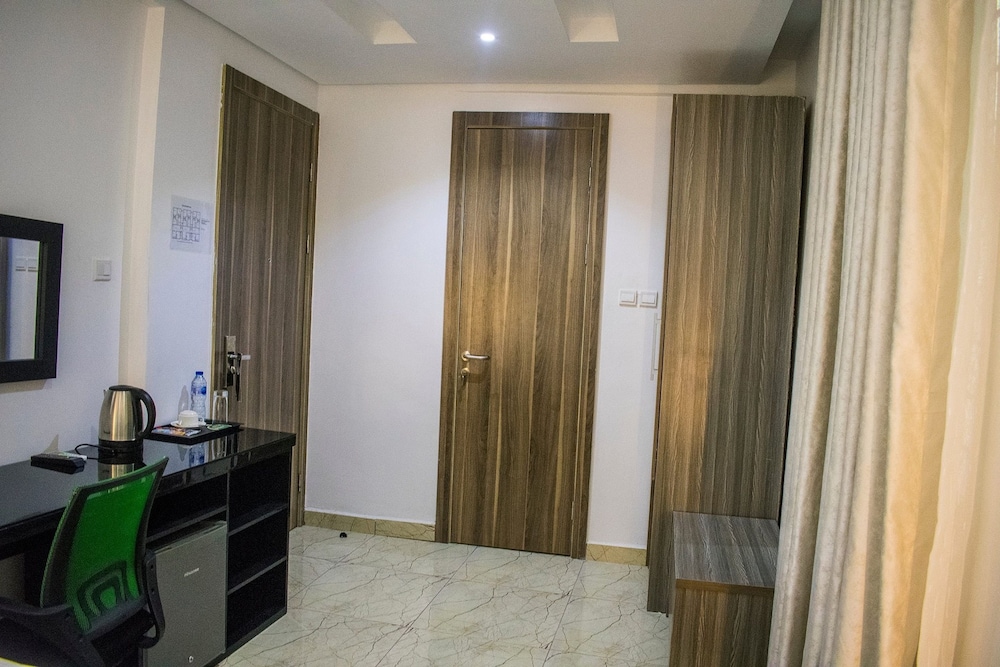 Deluxe Room - Photo 2
