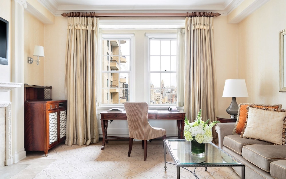 Pierre Suite King Bed