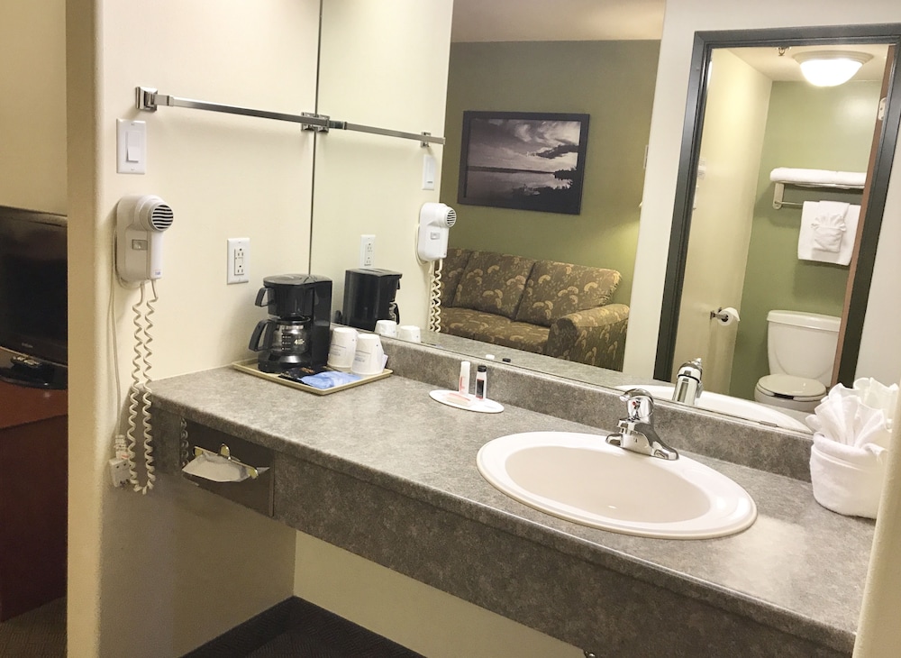 Junior Suite, 1 Bedroom, Non Smoking (1 King Bed) - Photo 12