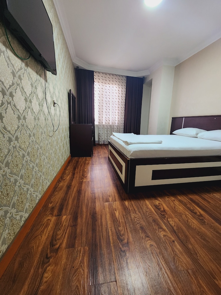 Room photo 2