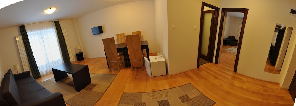 Family Apartment photo 1