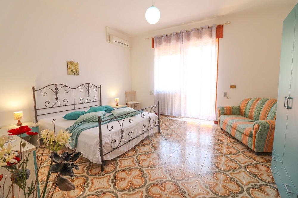 House, 4 Bedrooms, Smoking, Balcony