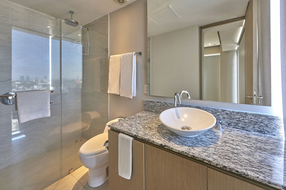 Apartment, 3 Bedrooms - Photo 6