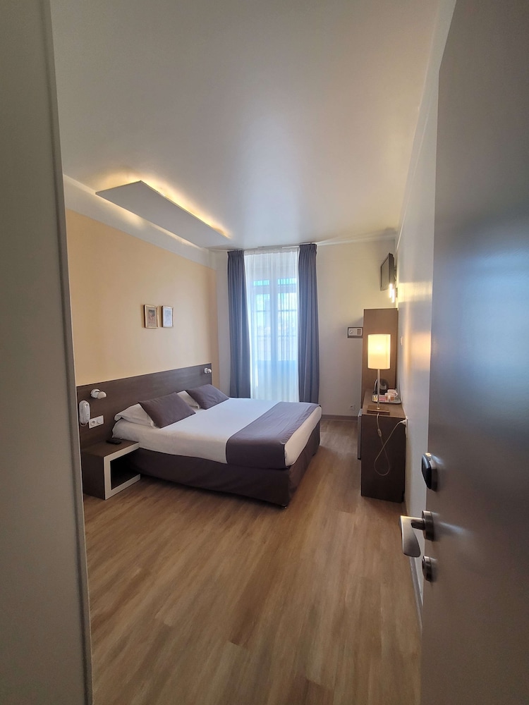 Standard Room, 1 Double Bed - Photo 4