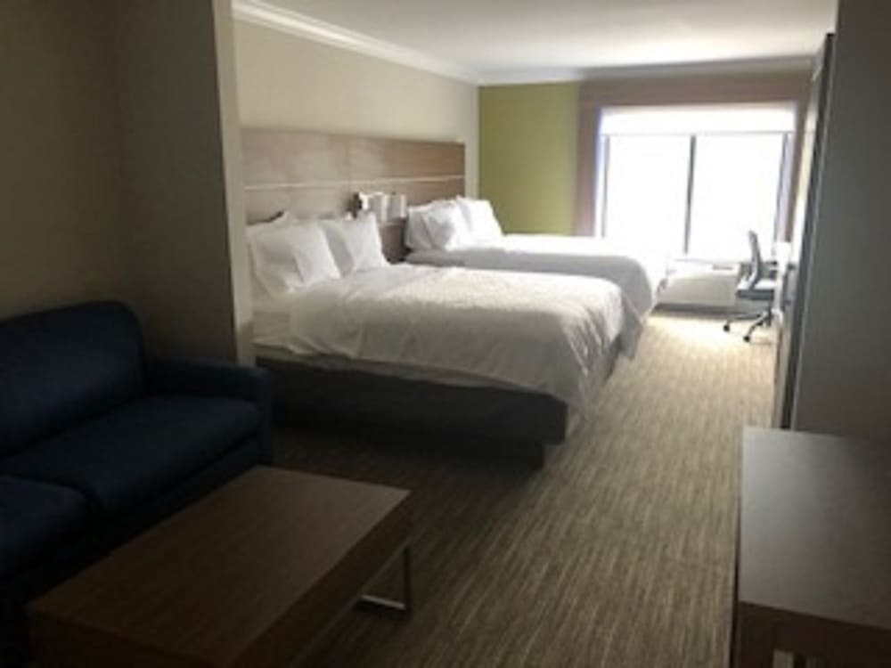 Standard Room, Multiple Beds photo 2
