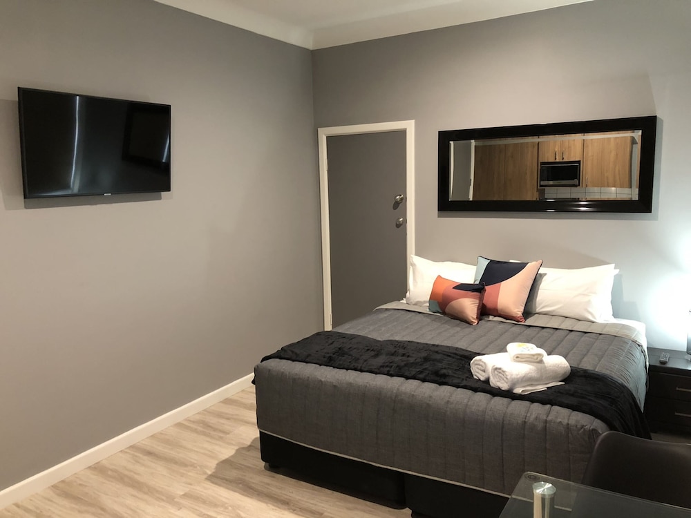 Studio King With External Bathroom