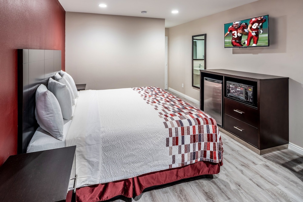 Superior Room, 1 King Bed (Smoke Free) - Photo 5