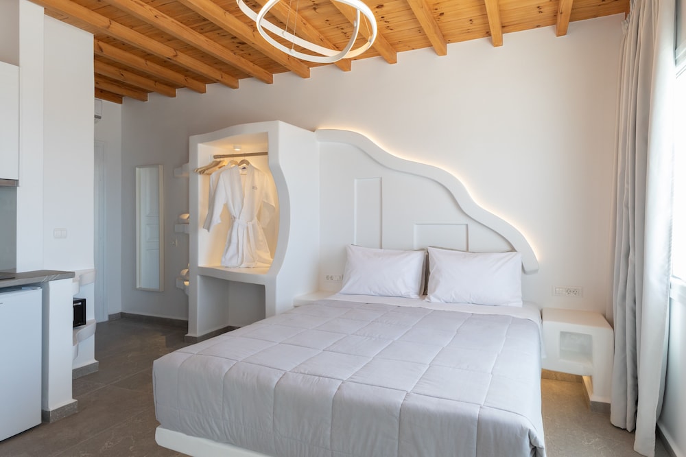 Honeymoon Suite, Sea View - Photo 3
