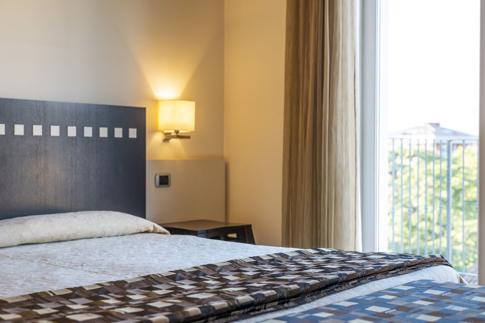 Superior Double Room, Balcony - Photo 5