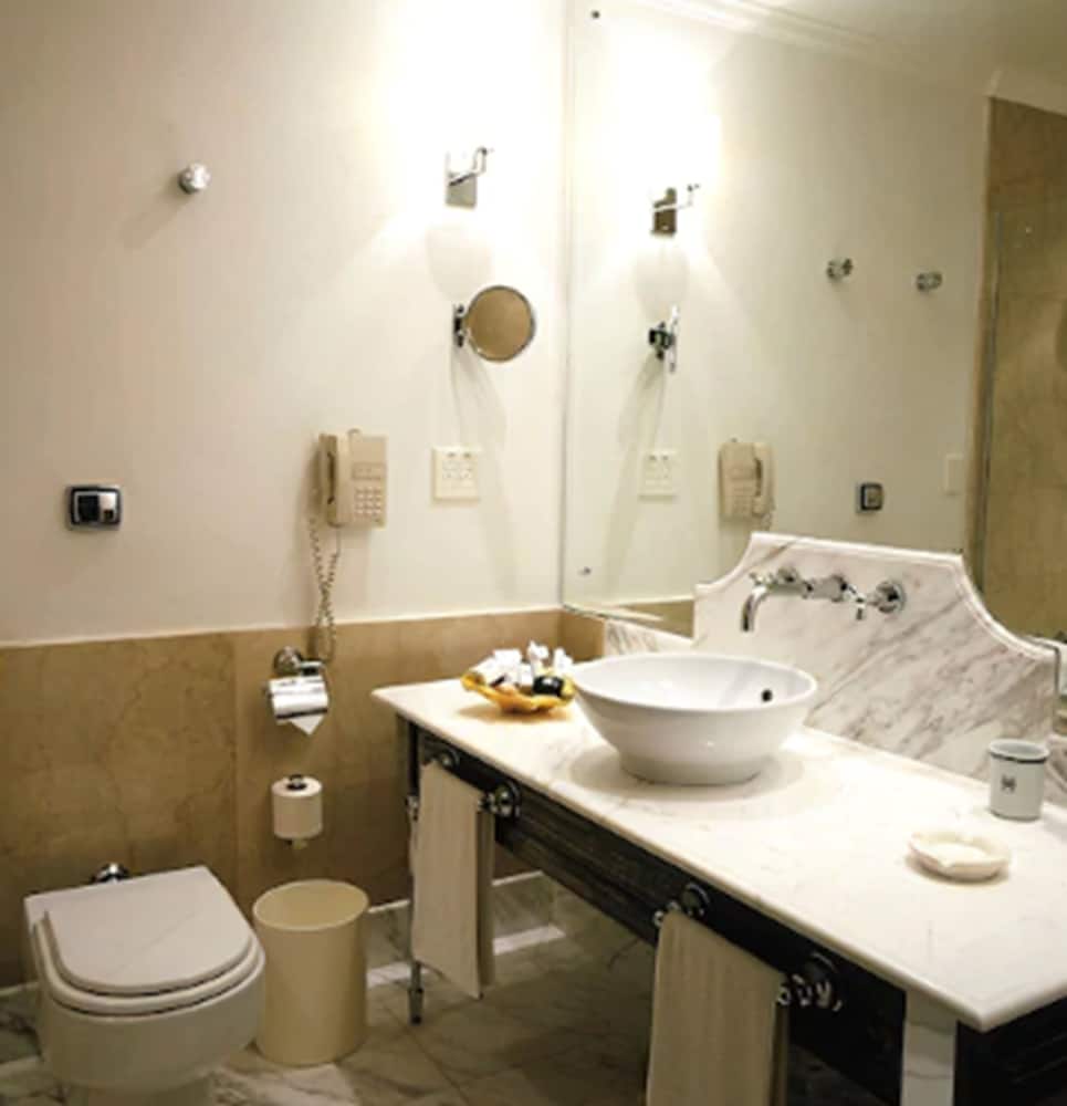 Deluxe Room - Photo 4
