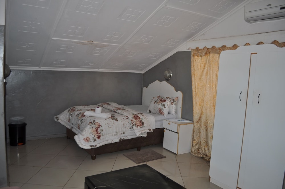 Standard Twin Room photo 1