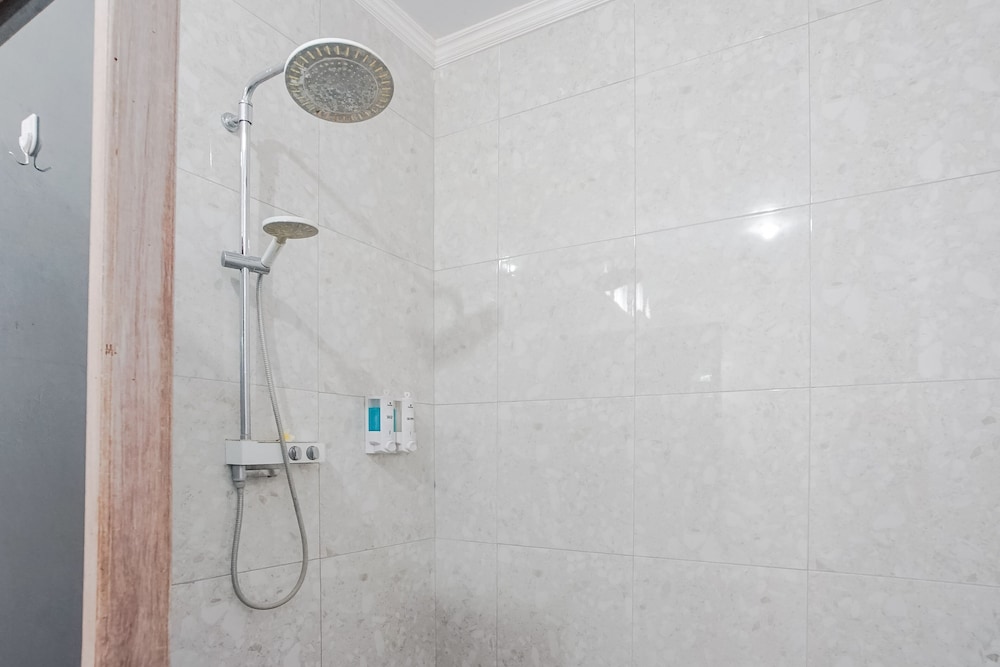 Standard Room - Photo 9