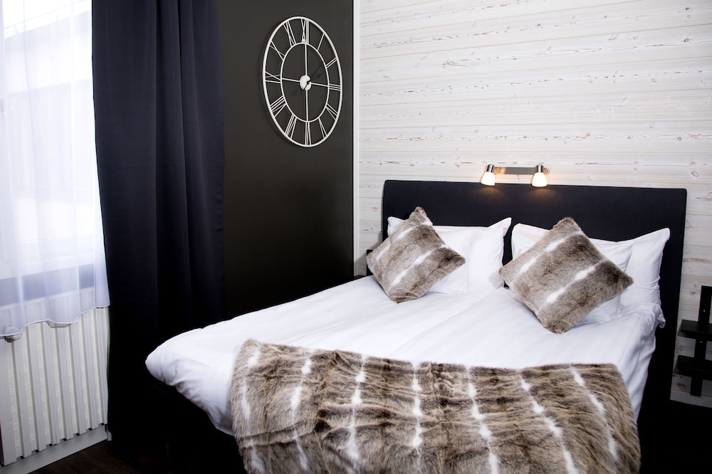 Superior Room, 1 King Bed, Non Smoking photo 1