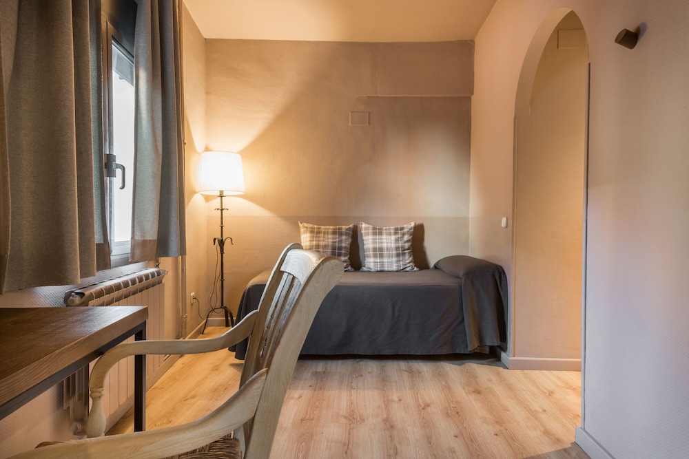Triple Room (2 adults + 1 child) - Photo 4