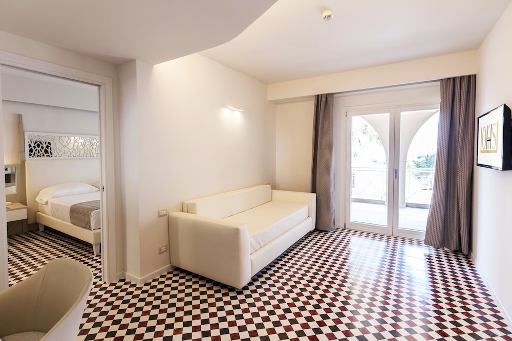 Junior Deluxe Suite