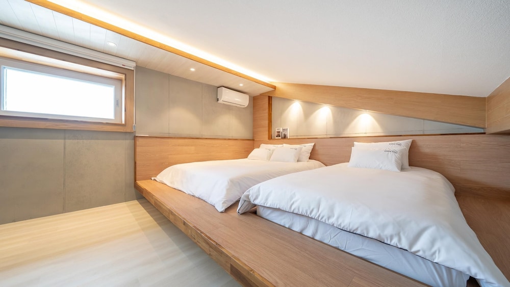 Basic Room, 1 Bedroom (Room 301) - Photo 8