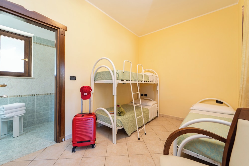 Family Room, 2 Bedrooms - Photo 12