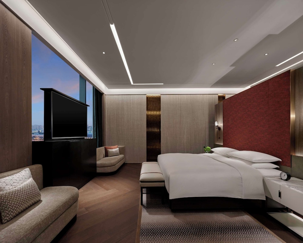 Regency, Suite, 1 King Bed, Terrace, Pool View photo 2