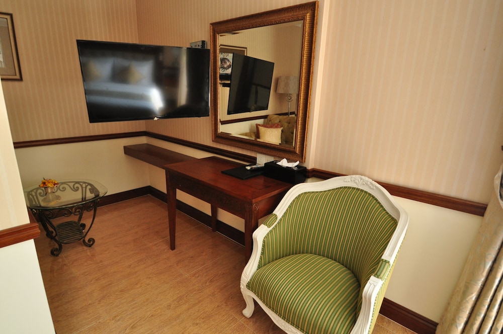 Suite, 1 Double Bed photo 2