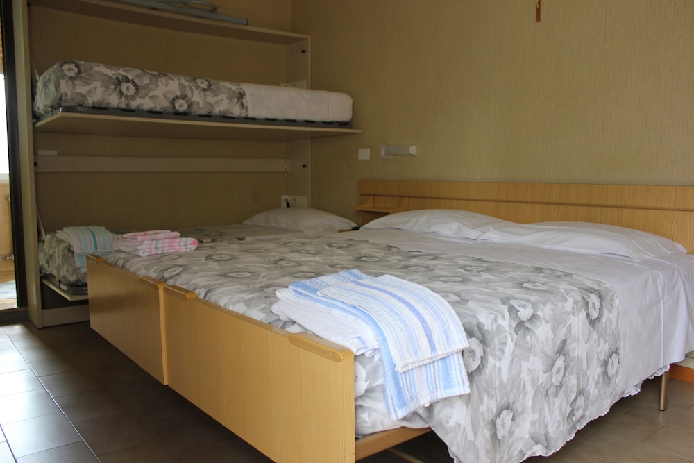 Quadruple Room photo 2