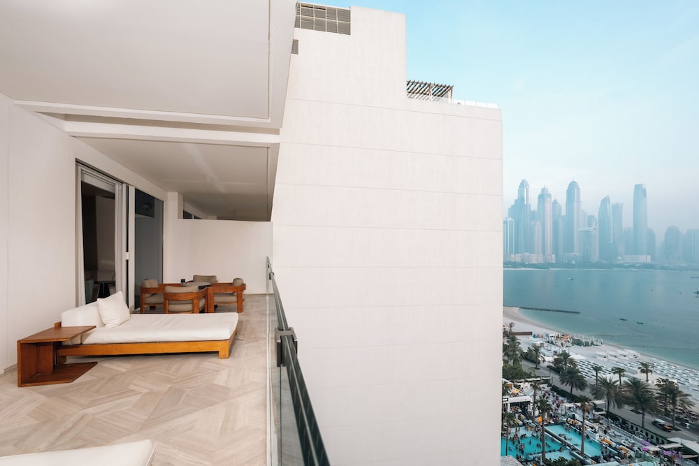 Luxe 1 Bedroom Suite