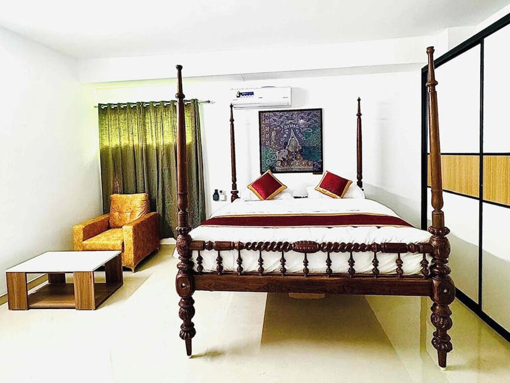 Family Double Room, Balcony, City View