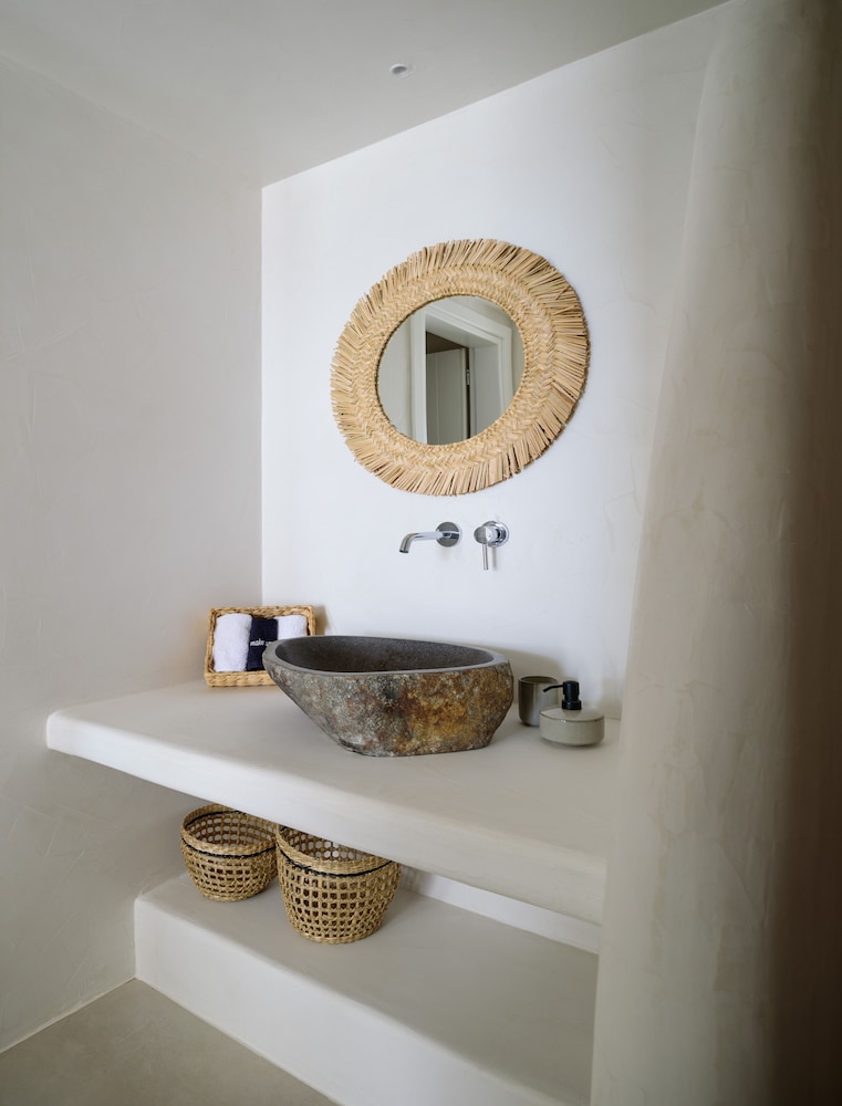 Standard Double Room - Photo 9