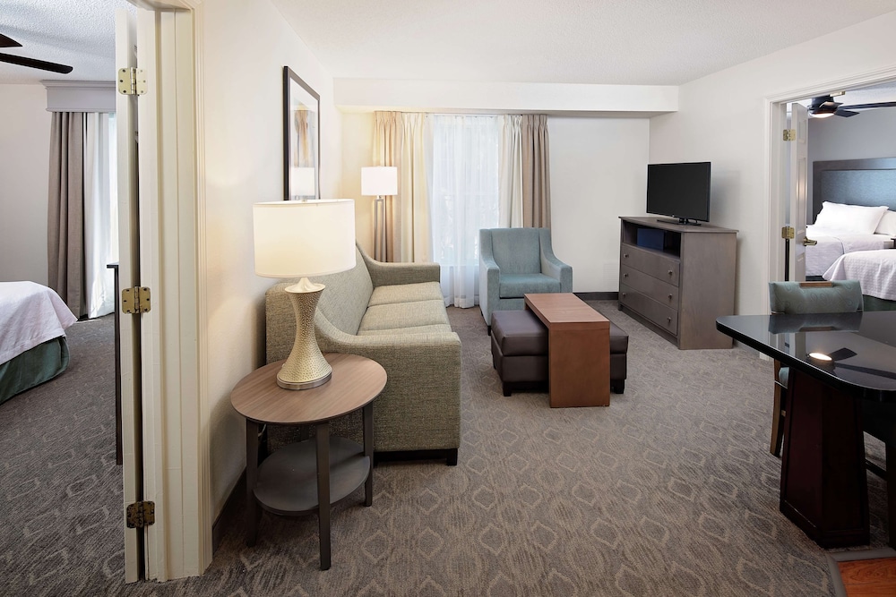 Room, Multiple Beds, Accessible, Bathtub - Photo 1