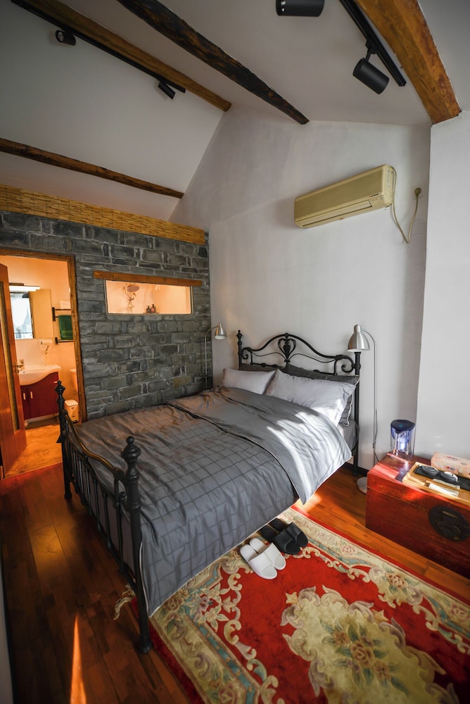 Traditional House photo 1