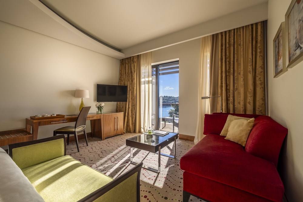 Deluxe Room, Balcony photo 3