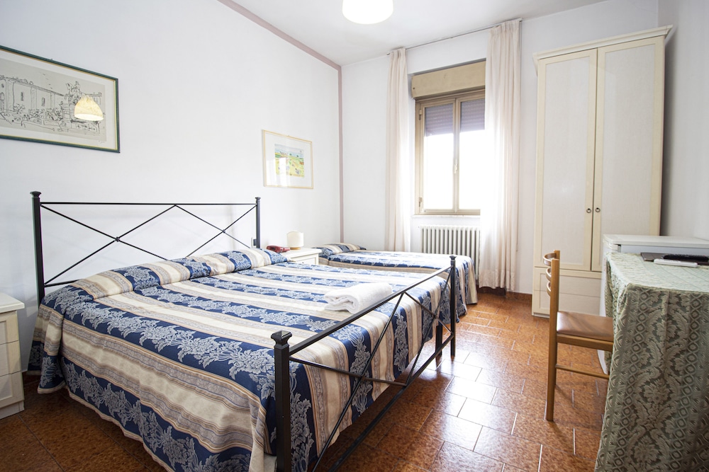 Triple Room - Photo 1