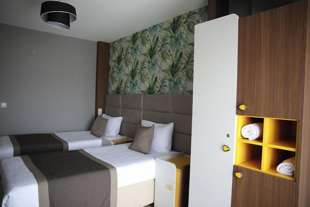 Family Room, 2 Bedrooms, Balcony photo 3