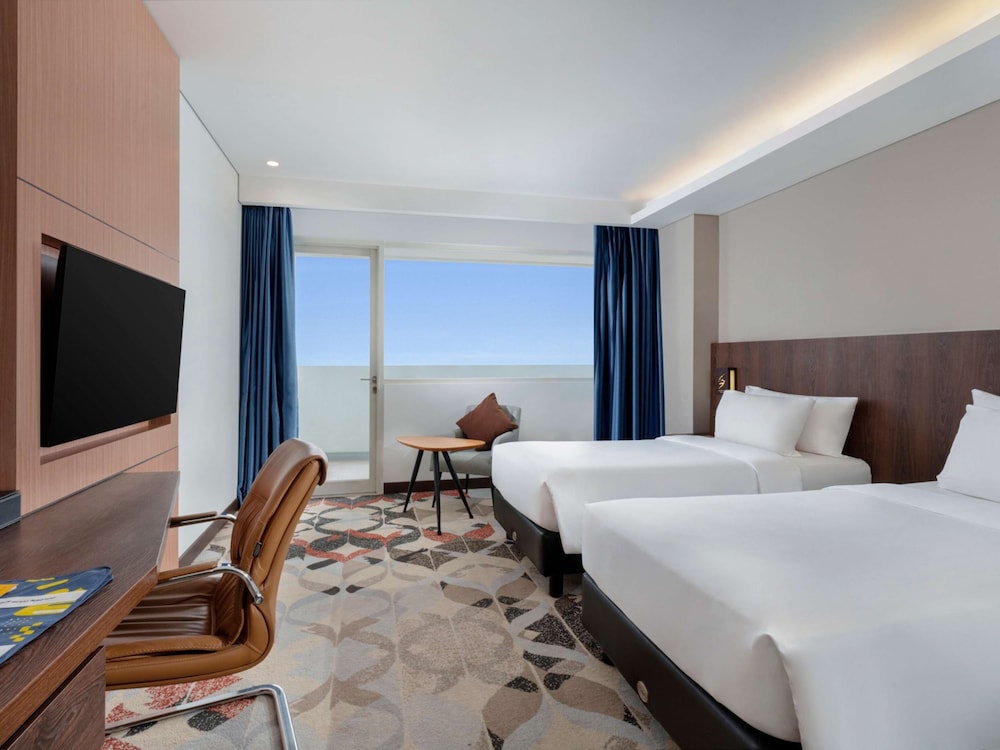 Deluxe Room, 2 Twin Beds, Balcony, Sea View - Photo 1
